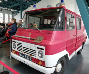 Kochajmy Polskie Klasyki. Wystawa legendarnych aut w Olsztynie trwa