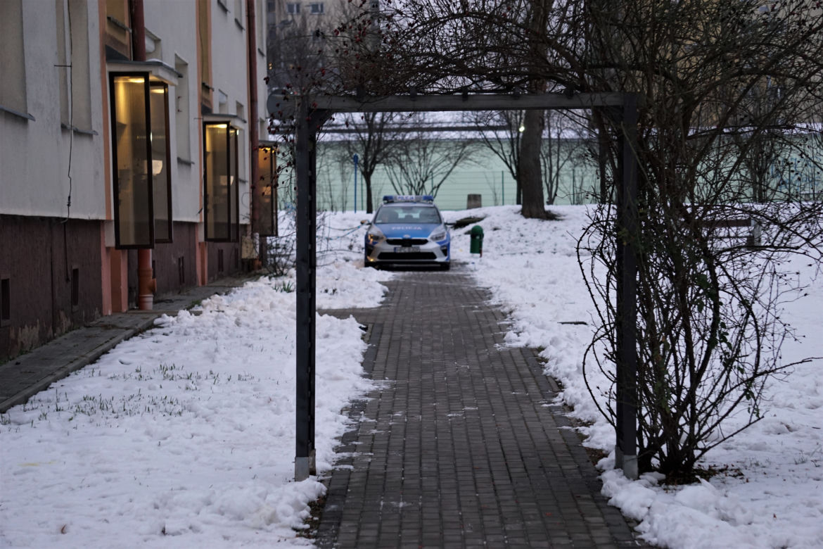 Tragiczna awantura domowa w Bydgoszczy. Dwóch mężczyzn nie żyje, dwie kobiety ciężko ranne [ZDJĘCIA]