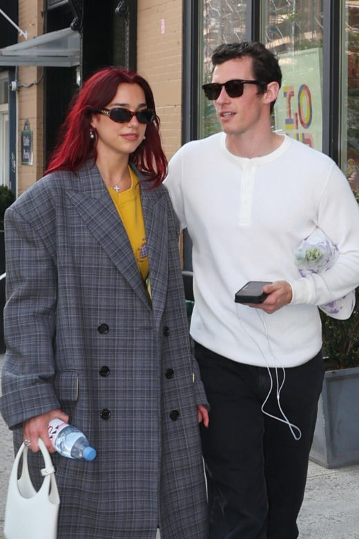 Dua Lipa zaręczyła się w Boże Narodzenie. Kim jest wybranek jej serca?