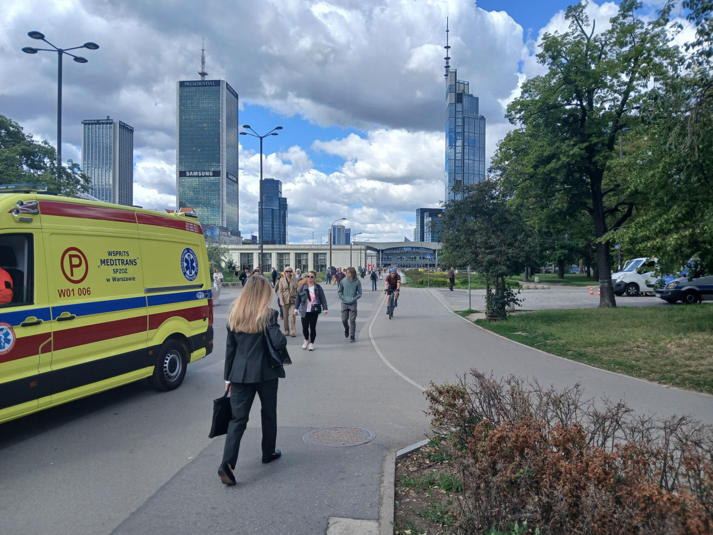 Chodnik łączący Dworzec Centralny i metro Centrum w Warszawie