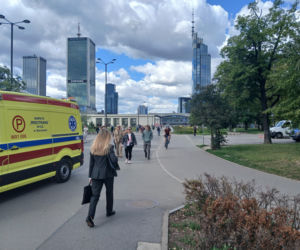 Chodnik łączący Dworzec Centralny i metro Centrum w Warszawie