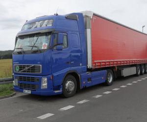 Bobrowniki. Transport z pomocą humanitarną czeka przed granicą [ZDJĘCIA]
