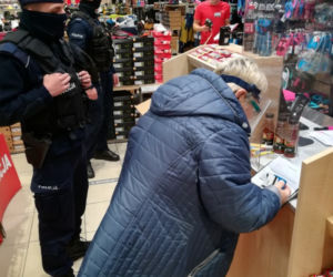 Toruń: Sanepid i policja w galeriach handlowych. To nie koniec