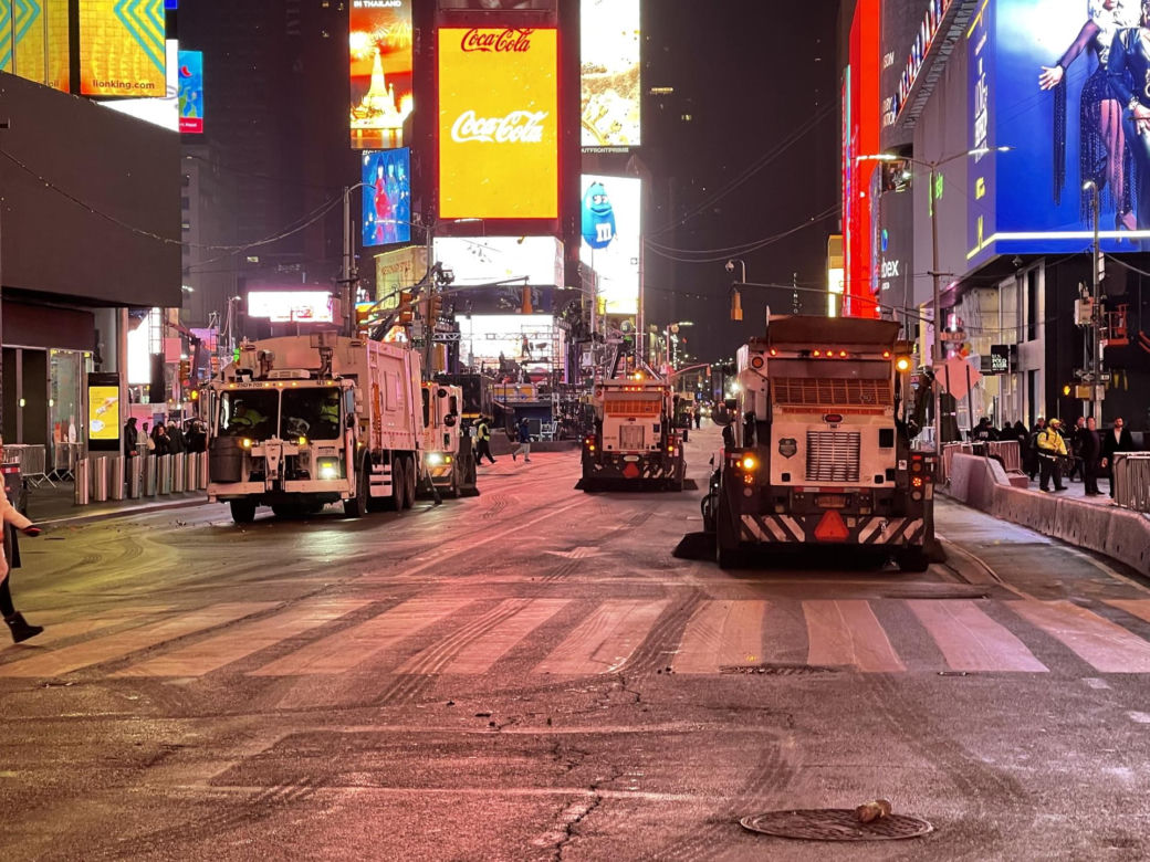 Błyskawiczne sprzątanie po zabawie na Times Square