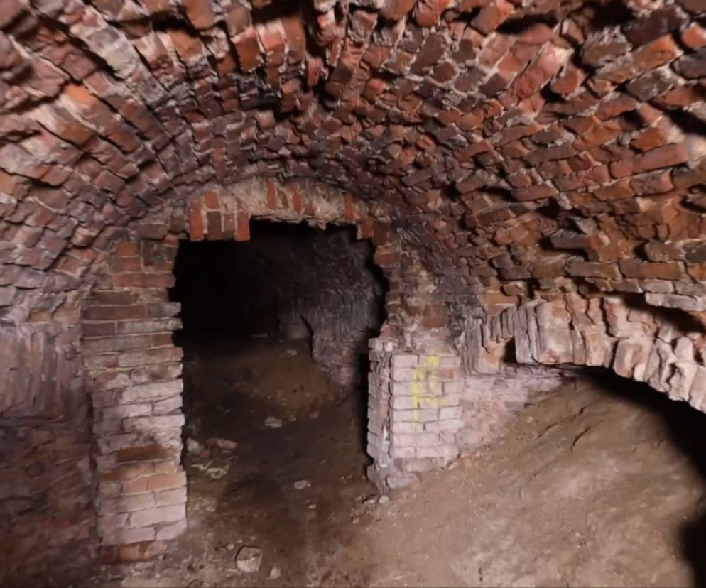 Tajemniczy tunel na Ursynowie. Badają tajemnice „grobów masońskich”