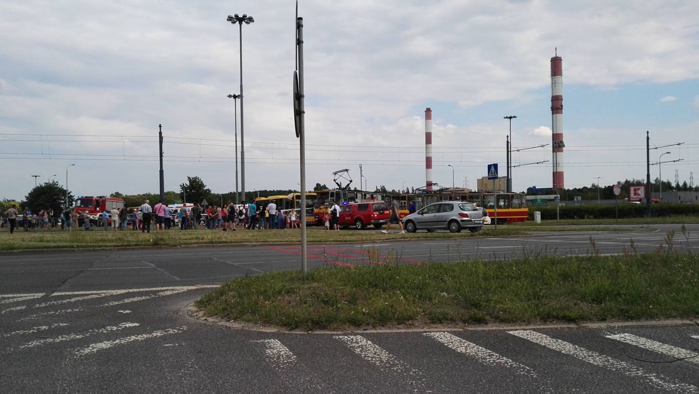 Przed godziną 17 na rondzie Sybiraków doszło do poważnego wypadku