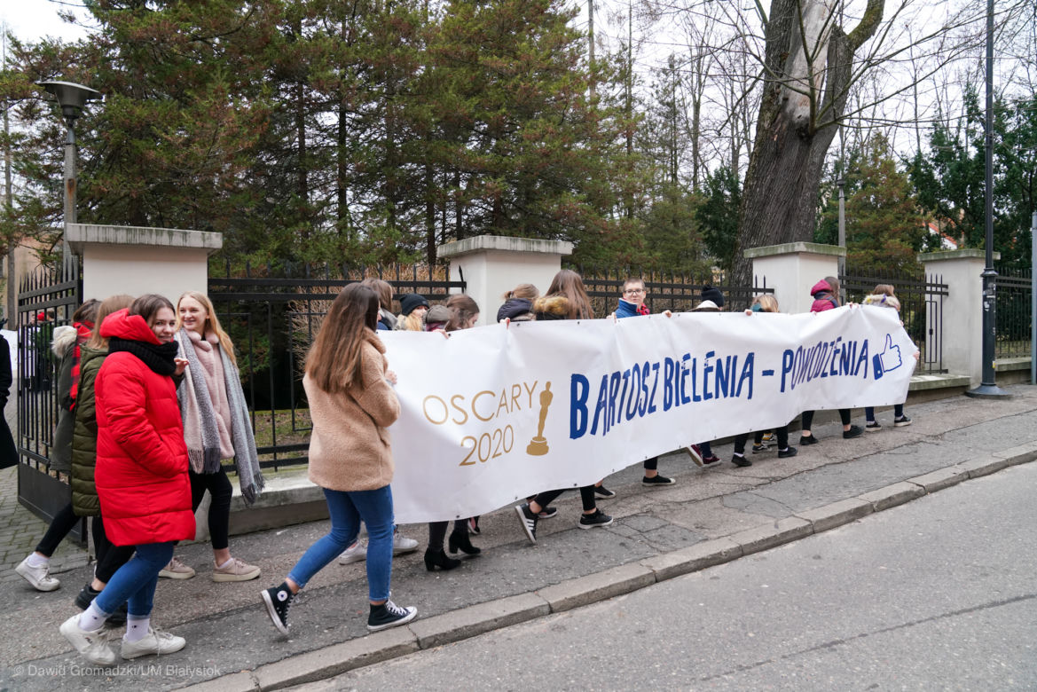 Oscary 2020. "Boże Ciało" dostanie stauetkę? W Białymstoku pojawiły się banery