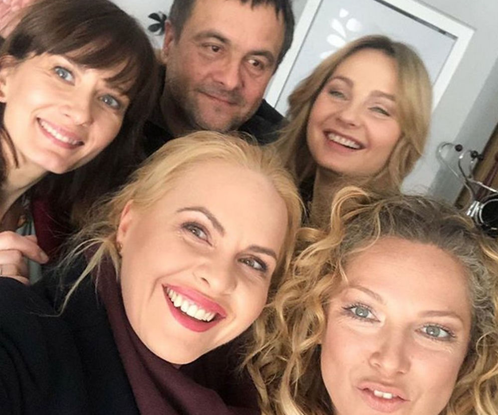 Przyjaciółki 13 sezon. Zuza (Anita Sokołowska), Patrycja (Joanna Liszowska), Inga (Małgorzata Socha), Anka (Magdalena Stużyńska)