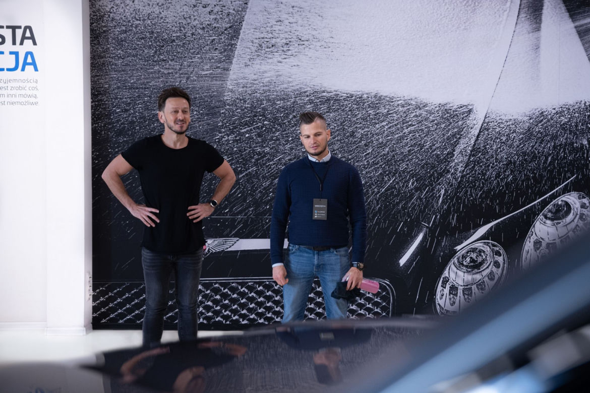 C-BooL jeździ BMW X7 M50d