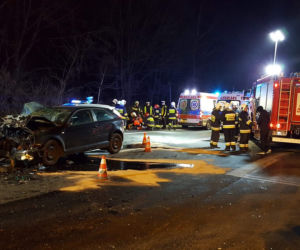 Poważny wypadek na trasie Kraków - Olkusz. Dwójka rannych, lądował śmigłowiec LPR