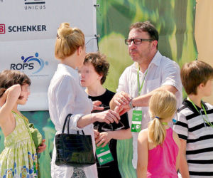 Organizuje ferie dla 6 dzieci