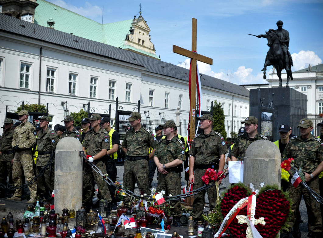 KRZYŻ POWRACA.