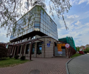 Oryginalny biurowiec w centrum Kielc w remoncie
