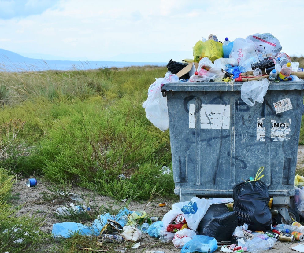 Opolanie śmiecą na potęgę. Jesteśmy na etapie segregacji, a świat na etapie zero waste...