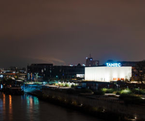 Warszawa tańczy w białej kostce. Przyjechała z Niemiec, żeby służyć MSN-owi