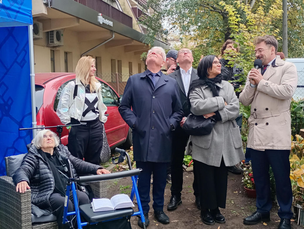Nowy mural w Krakowie na cześć Andrzeja Wajdy. Żona reżysera nie kryje zachwytu