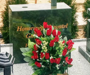 Rok temu zmarł Aleksander Doba. Tak wygląda dziś grób wielkiego podróżnika z Polic