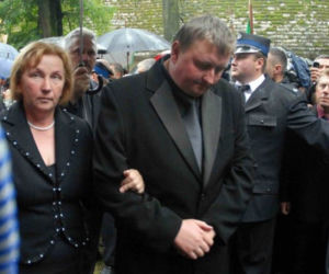 POGRZEB LEPPERA: Żona Irena Lepper, syn Tomasz Lepper  - kto jeszcze był na pogrzebie Andrzeja Leppera