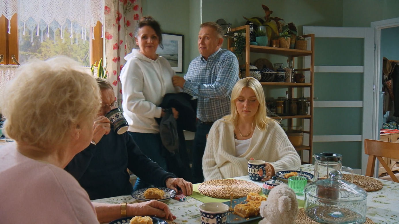 M jak miłość odc. 1713. Ula (Iga Krefft), Marysia (Małgorzata Pieńkowska), Józef Modry (Stefan Friedmann), Barbara (Teresa Lipowska), Artur (Robert Moskwa)