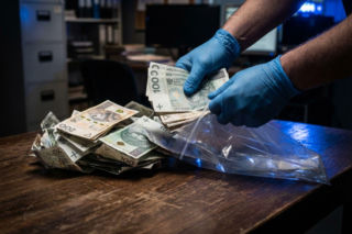 Włamanie w Mielniku. Ukradli z domu blisko 50 tysięcy złotych