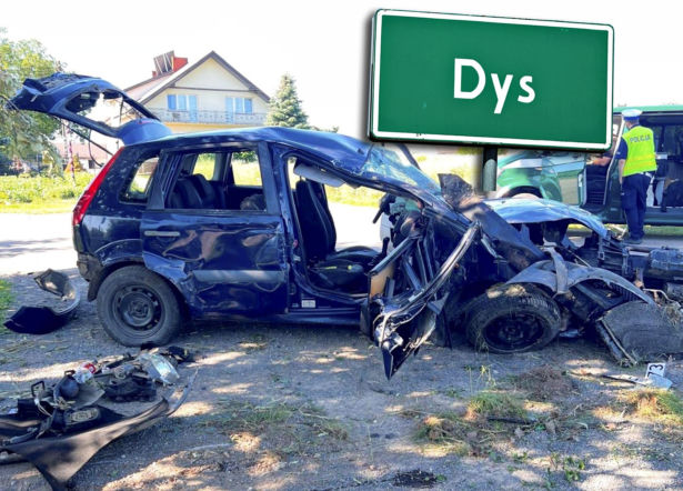 Płacz, przekleństwa. Ford roztrzaskał się na drzewie. W środku czterech nastolatków. Koszmarny początek wakacji