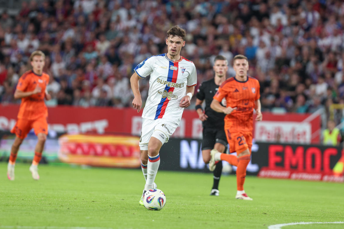 Górnik Zabrze - Termalica Nieciecza. Niesamowita atmosfera na Arenie Zabrze! Kibice Górnika dopingują swoją drużynę