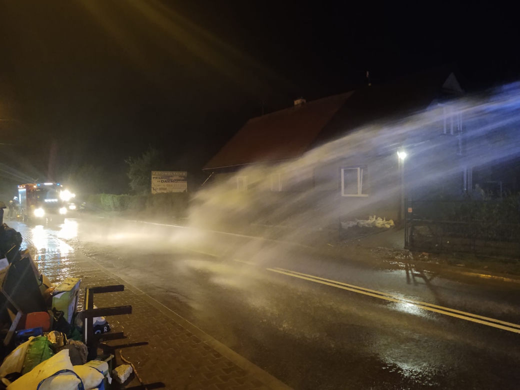 Bilans nawałnicy w Nowym Sączu i Łącku. Zalane zostały 42 budynki 