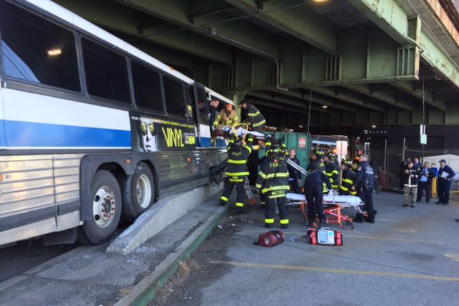 FDNY, wypadek autobusu, FDR Drive