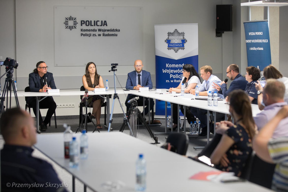 Kameralne Lato 2020. Mowa nienawiści w internecie. Czy jesteśmy anonimowi w sieci?