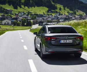 Toyota Avensis lifting 2015