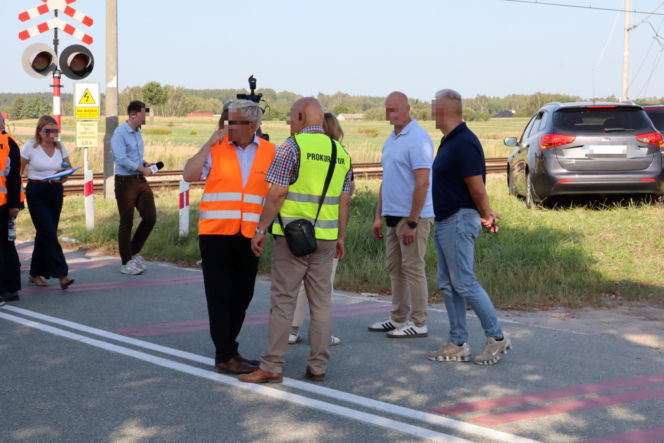 Miejsce katastrofy kolejowej. Pasażerowie opowiedzieli nam, co działo się tuż po zderzeniu z ciężarówką