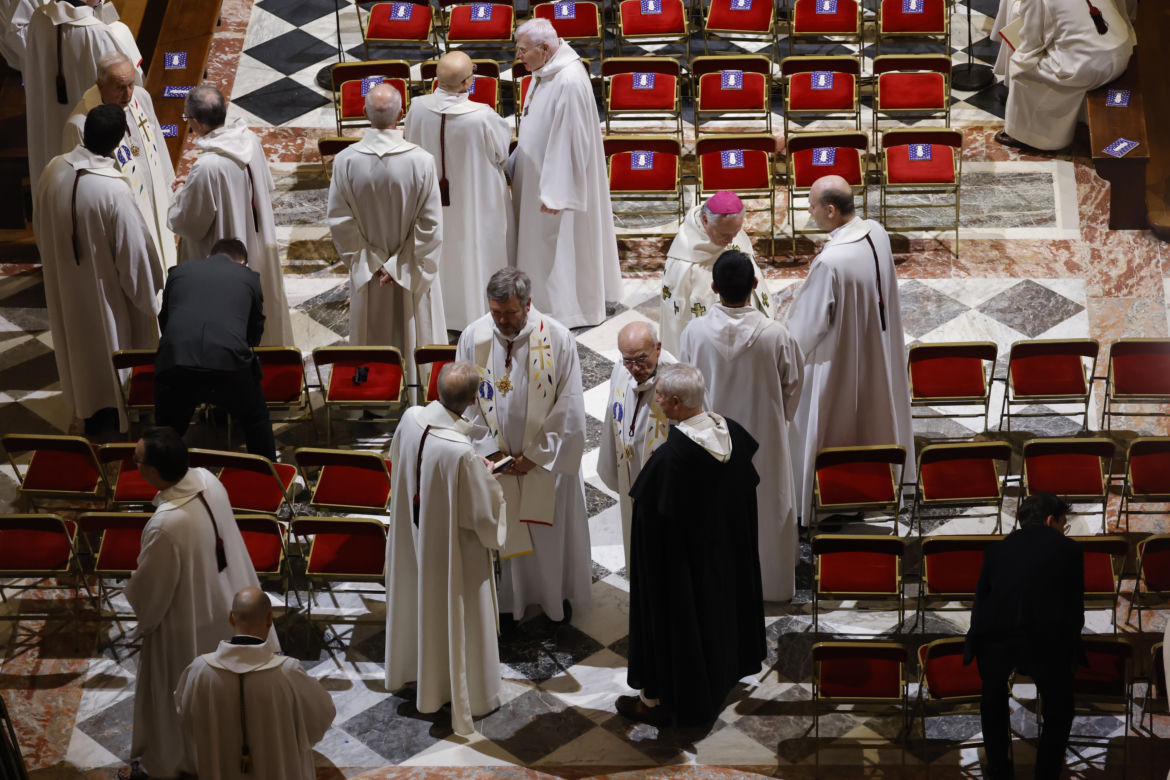 Paryż. Uroczyste otwarcie katedry Notre Dame
