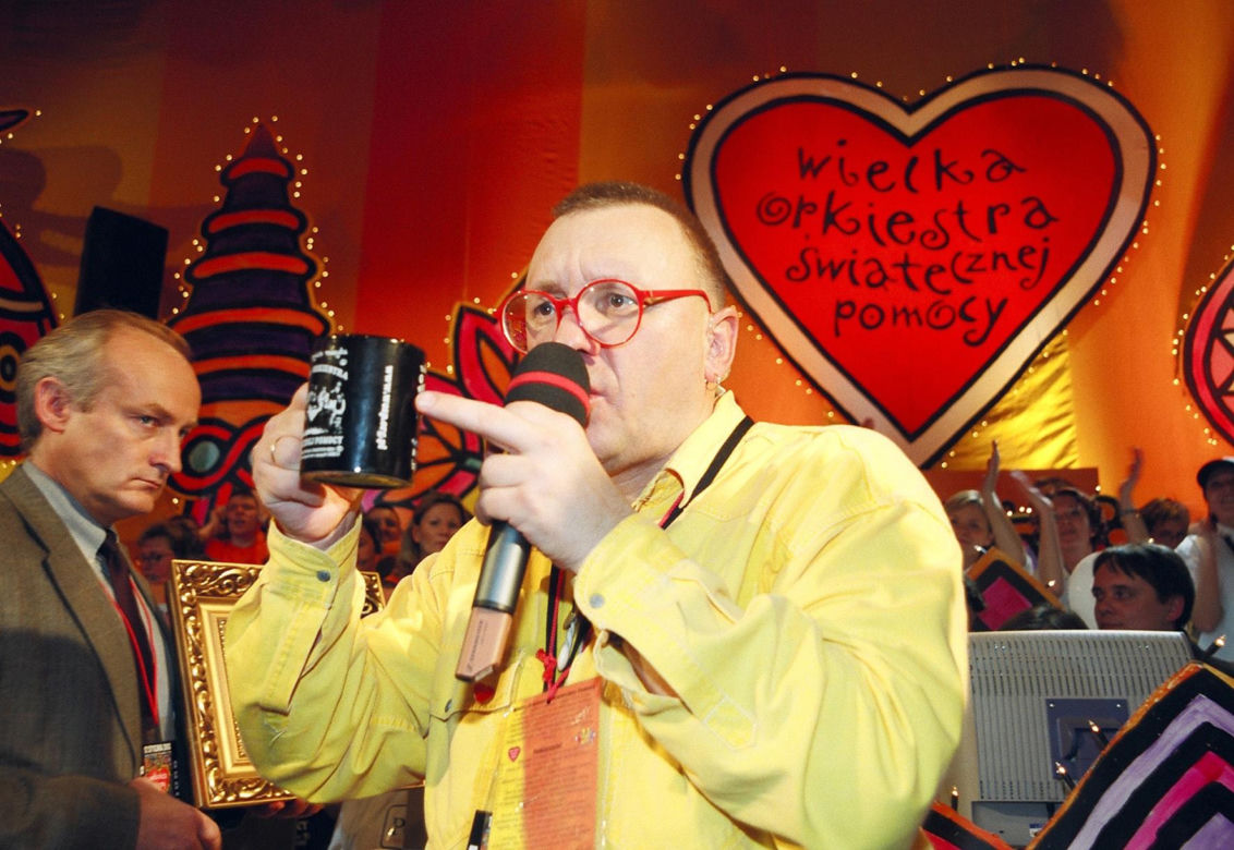 Jerzy Owsiak na przestrzeni lat. Tak zmieniał się jego charakterystyczny wizerunek