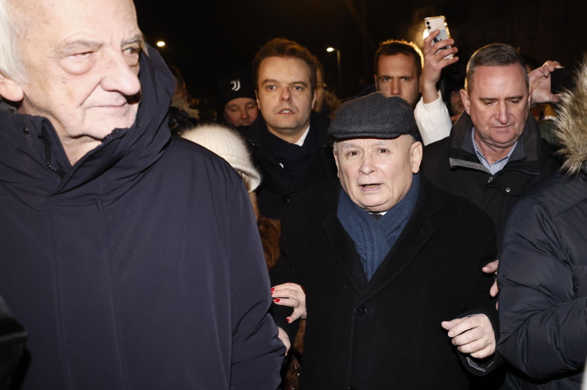 Protest polityków PIS przeciwko zatrzymaniu Wąsika i Kamińskiego