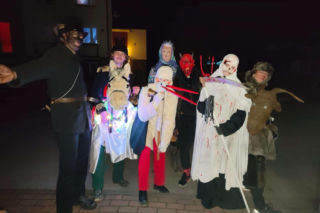 Gwiżdże, czyli kaszubskie kolędowanie. Paneszki w Żelistrzewie ponownie odwiedzą domy!