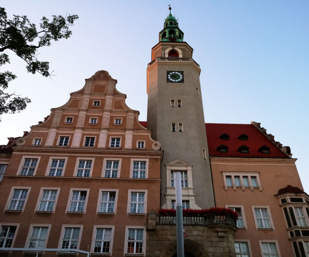 Olsztyn. Mieszkańcy mogą dokonywać płatności w urzędzie za pomocą rządowej aplikacji