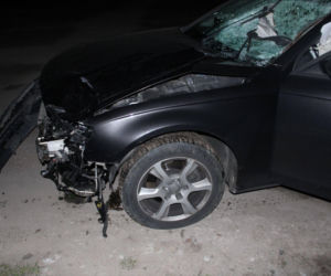 Osobowe Audi potrąciło mężczyznę. Śmiertelny wypadek na DK73 w Brniu