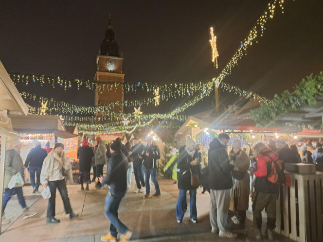 Jarmark Bożonarodzeniowy na Rynku Głównym w Krakowie 2025. Oferta wystawców