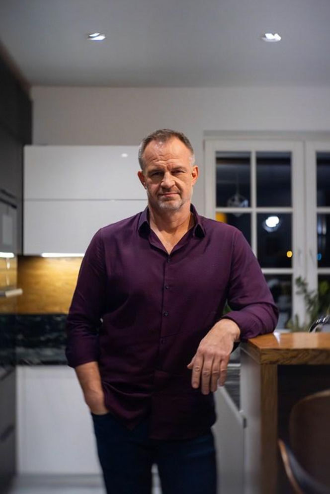 "Pierwsza miłość": Bolesław wciąż nie pozwala córce opuszczać domu ani kontaktować się ze światem...