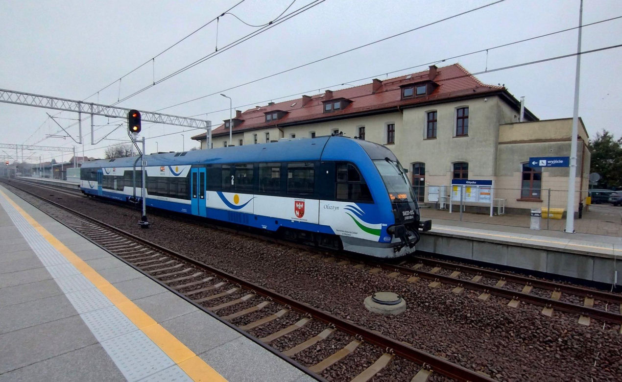 Nowoczesna kolej coraz bliżej Mazur. Kiedy zakończą się prace na trasie Giżycko-Korsze? Znamy datę
