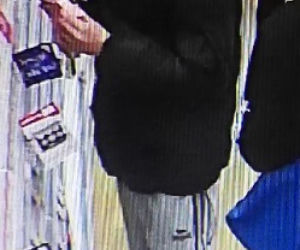 Gliwice: Ukradli perfumy w CH Forum. Rozpoznajesz ich? Daj znać policji [ZDJĘCIA]