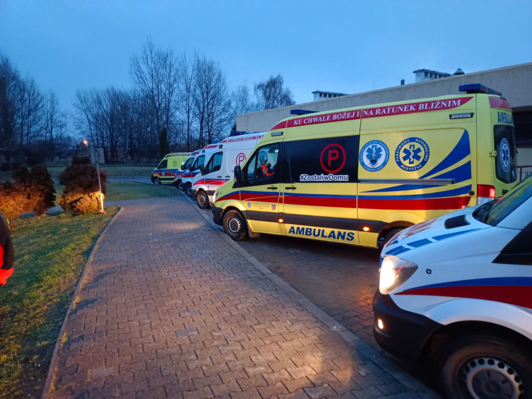 Ratownicy Ewakuowali niepełnosprawne dzieci z ukraińskiego sierocińca