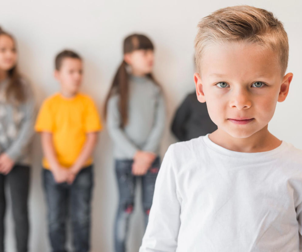 Jak pomóc dziecku w konflikcie z rówieśnikami? Eksperci wskazują ważną zasadę