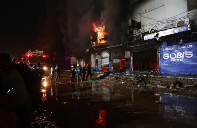 Pakistan/ Co najmniej 11 ofiar śmiertelnych pożaru w centrum handlowym w Karaczi