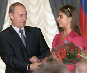 Kochanka Putina ukrywa się w szwajcarskiej posiadłości? Najbardziej elastyczna kobieta Rosji ma z tyranem czworo dzieci