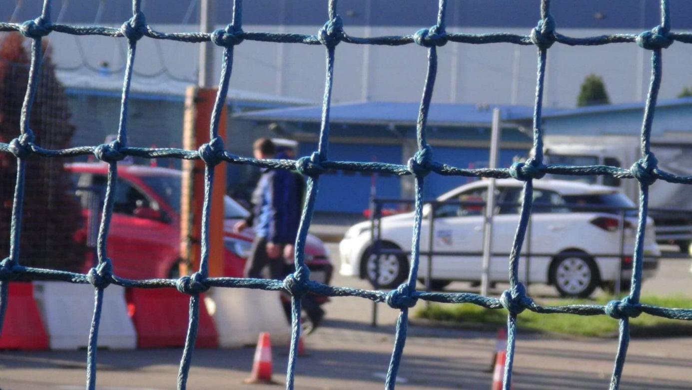 Wypadek motocyklisty podczas egzaminu na prawo jazdy. Służby interweniowały w WORD w Warszawie