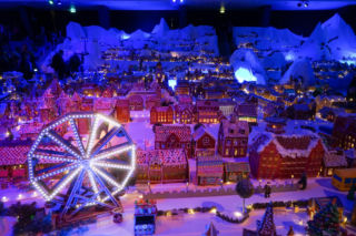 Zużyli tony piernikowego ciasta i upiekli ponad 200 budynków. Powstało największe miasto z piernika na świecie