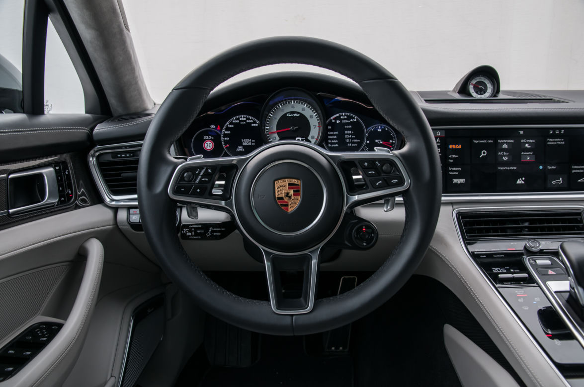 Porsche Panamera Turbo Sport Turismo 4.0 V8 550 KM