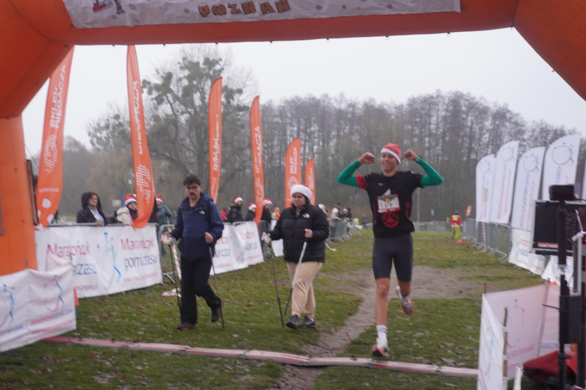 11. Bieg Mikołajkowy nad Jeziorem Strzeszyńskim w Poznaniu