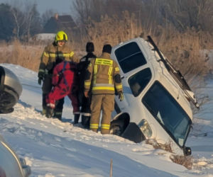 Partner w wodzie. Brakowało kilku  metrów by znalazł się pod lodem
